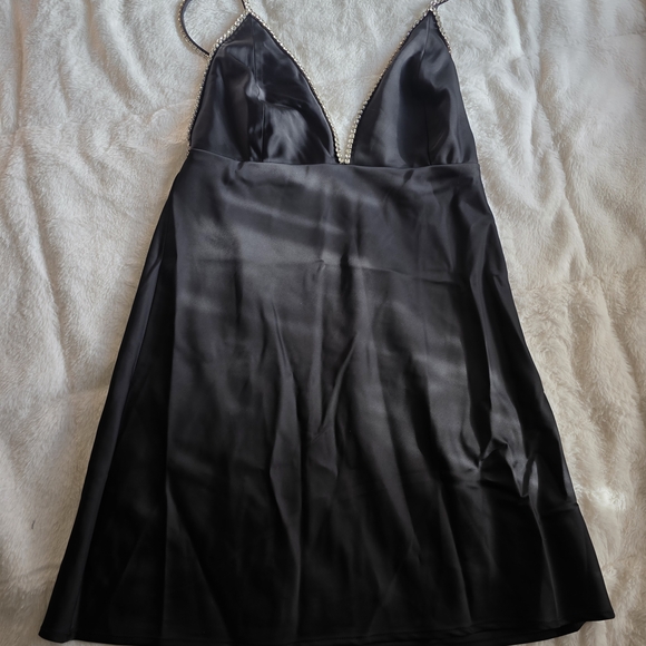 Elegant Black Satin HOUSE OF HARLOW DRESS with Crystal Size 6 - Picture 7 of 14